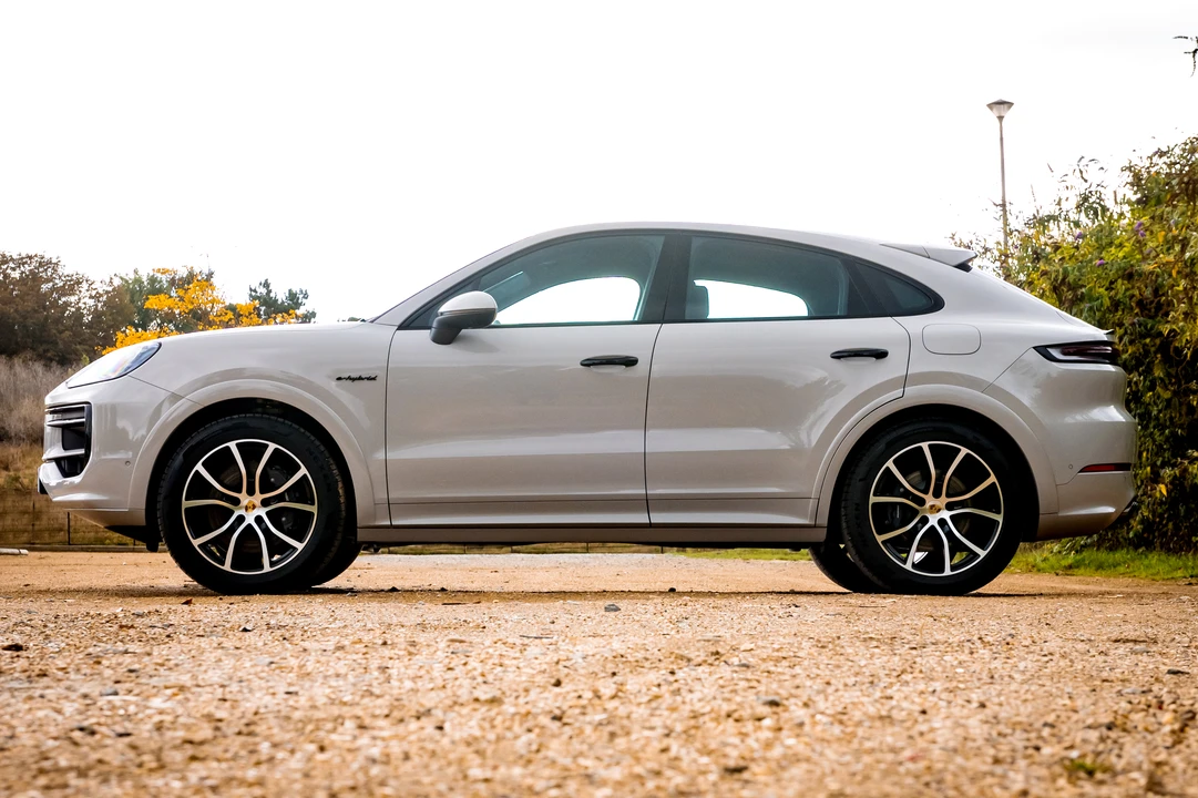 2024 Porsche 9Y0/9Y3 Cayenne - Image 5 of 31