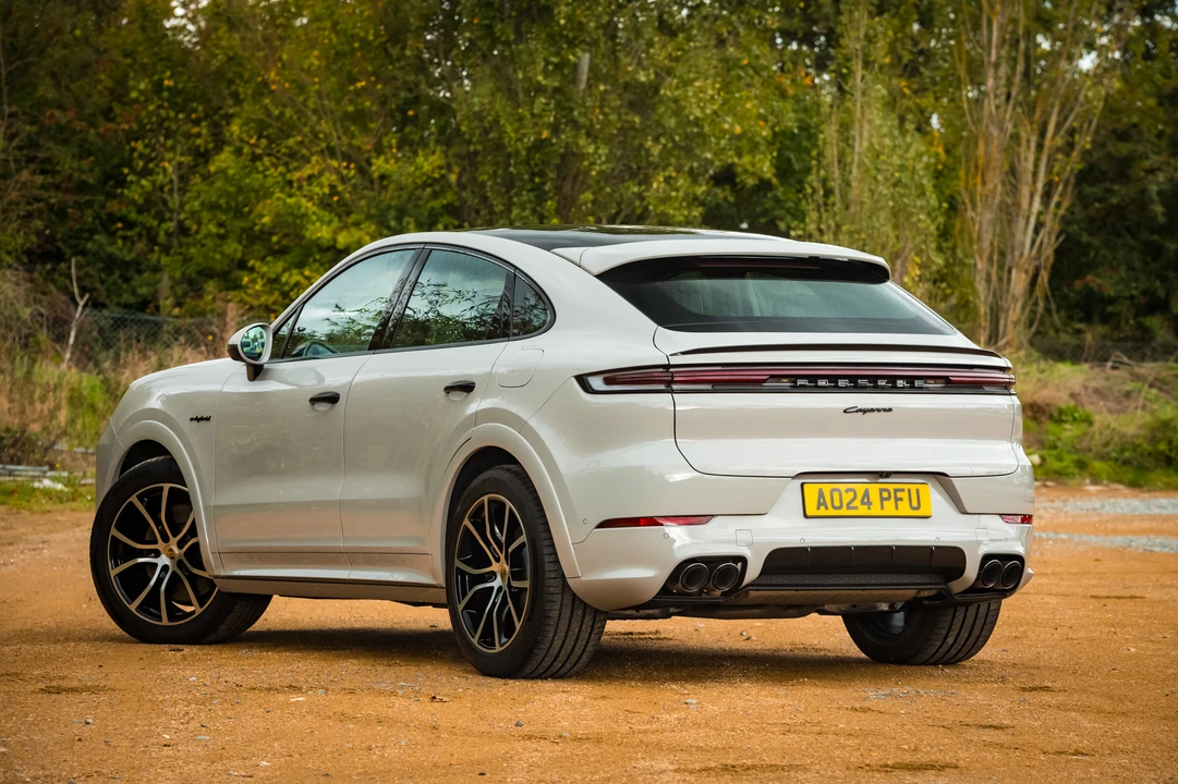 2024 Porsche 9Y0/9Y3 Cayenne - Image 14 of 31