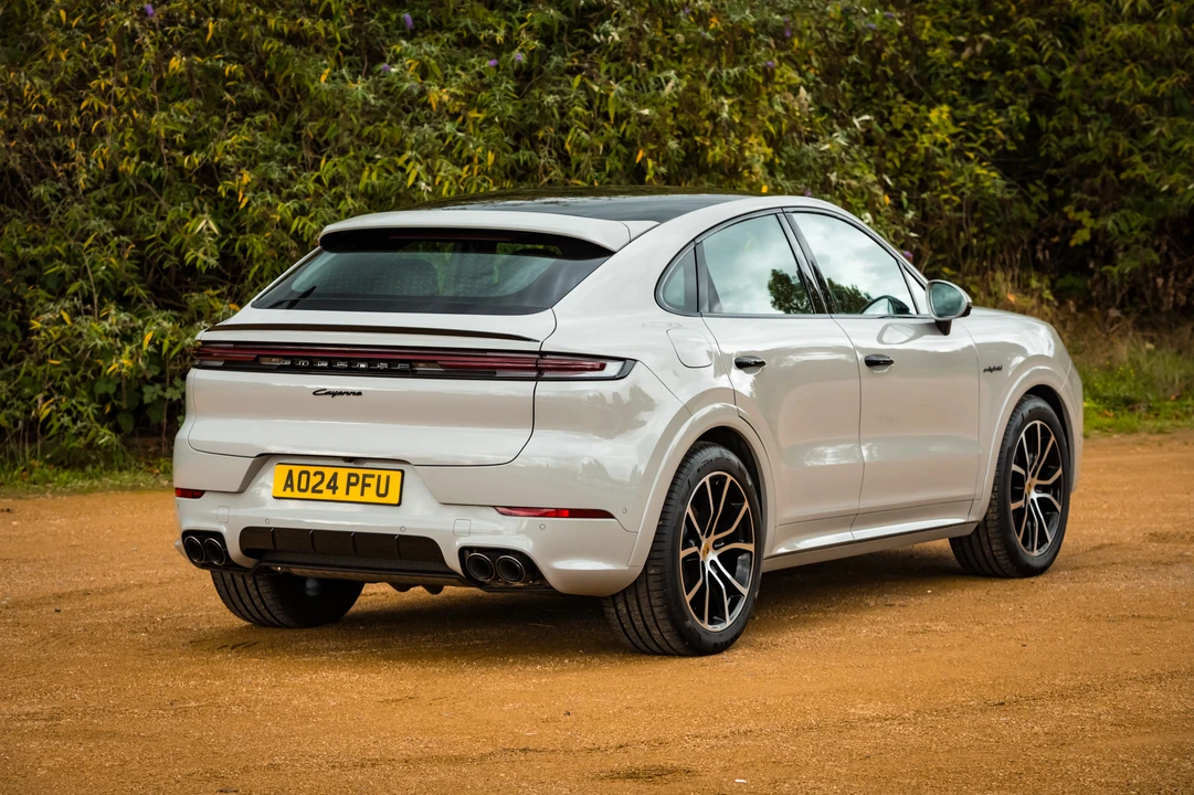 2024 Porsche 9Y0/9Y3 Cayenne - Image 16 of 31