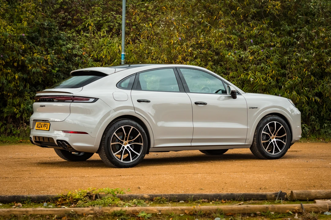 2024 Porsche 9Y0/9Y3 Cayenne - Image 17 of 31
