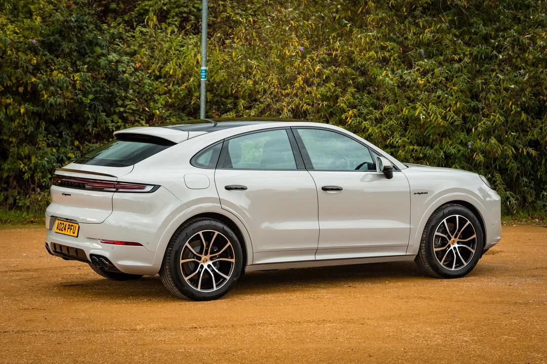 2024 Porsche 9Y0/9Y3 Cayenne - Image 9 of 31
