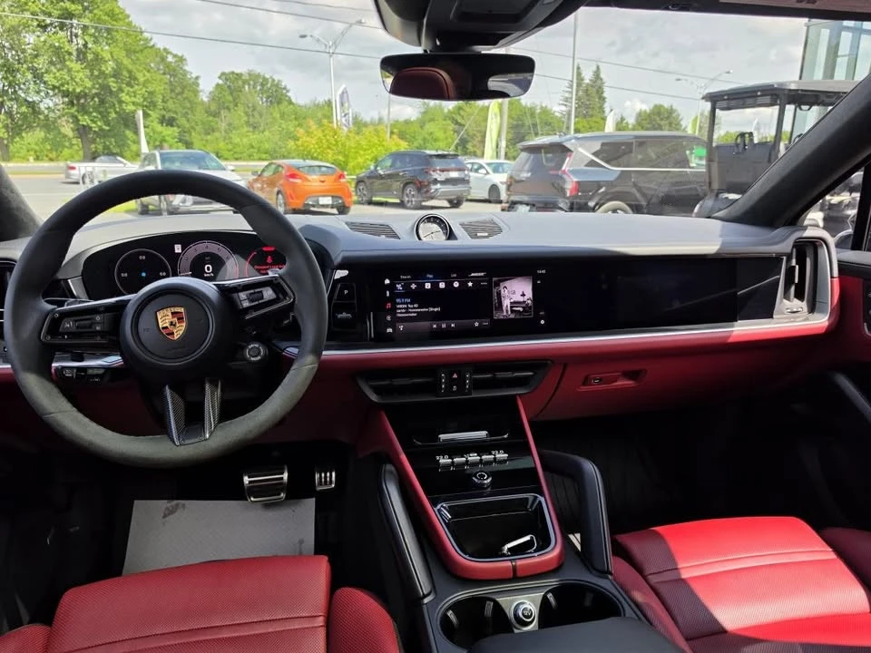 2024 Porsche Cayenne - Image 16 of 20