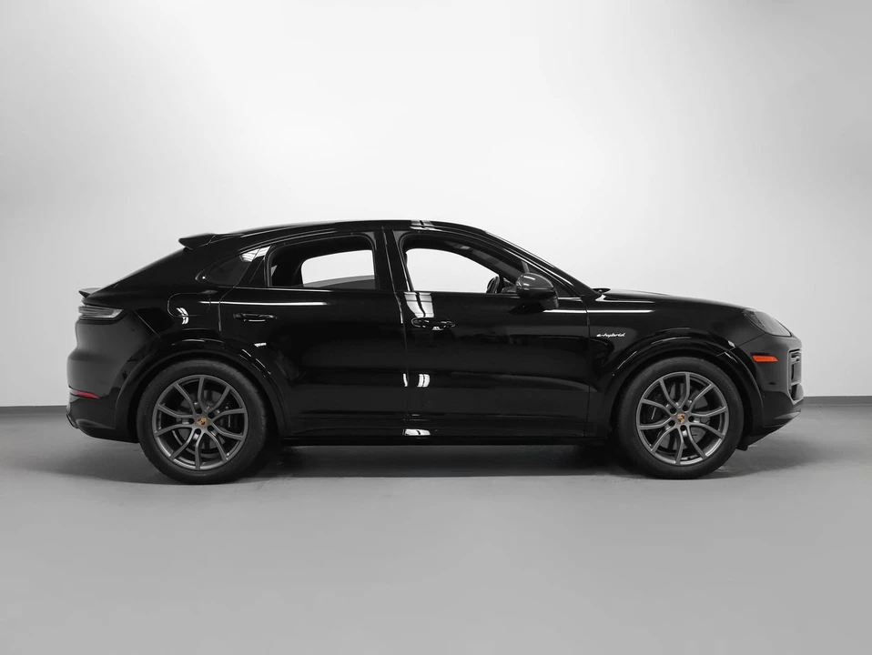 2024 Porsche 9Y0/9Y3 Cayenne Coupe - Image 13 of 31