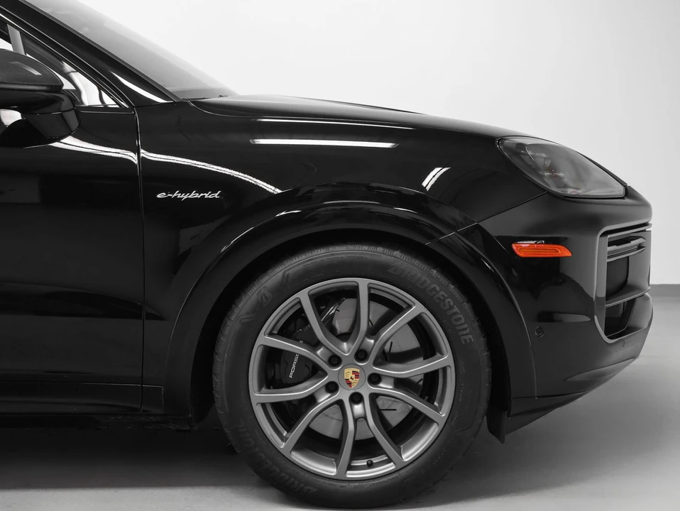 2024 Porsche 9Y0/9Y3 Cayenne Coupe - Image 16 of 31