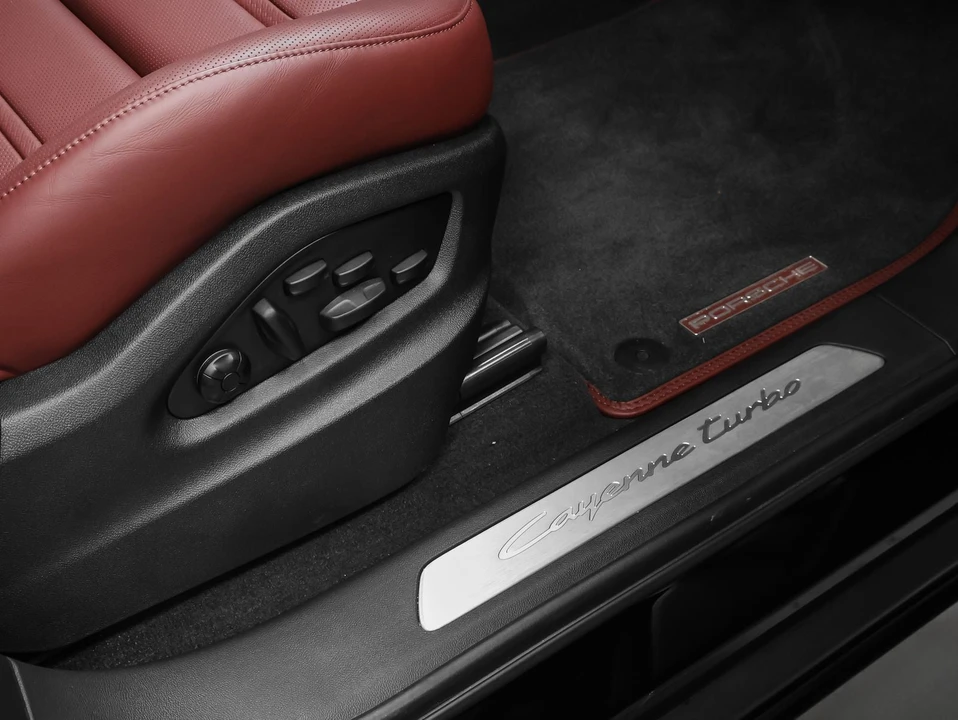 2024 Porsche 9Y0/9Y3 Cayenne Coupe - Image 27 of 31