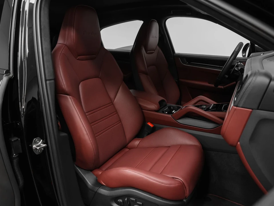 2024 Porsche 9Y0/9Y3 Cayenne Coupe - Image 30 of 31