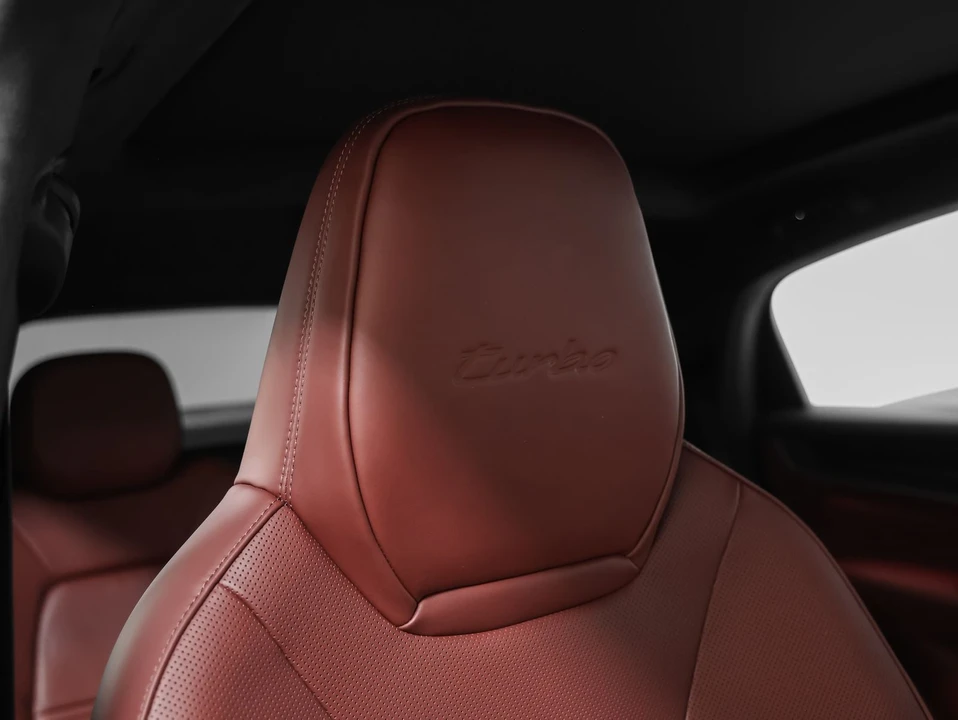 2024 Porsche 9Y0/9Y3 Cayenne Coupe - Image 31 of 31
