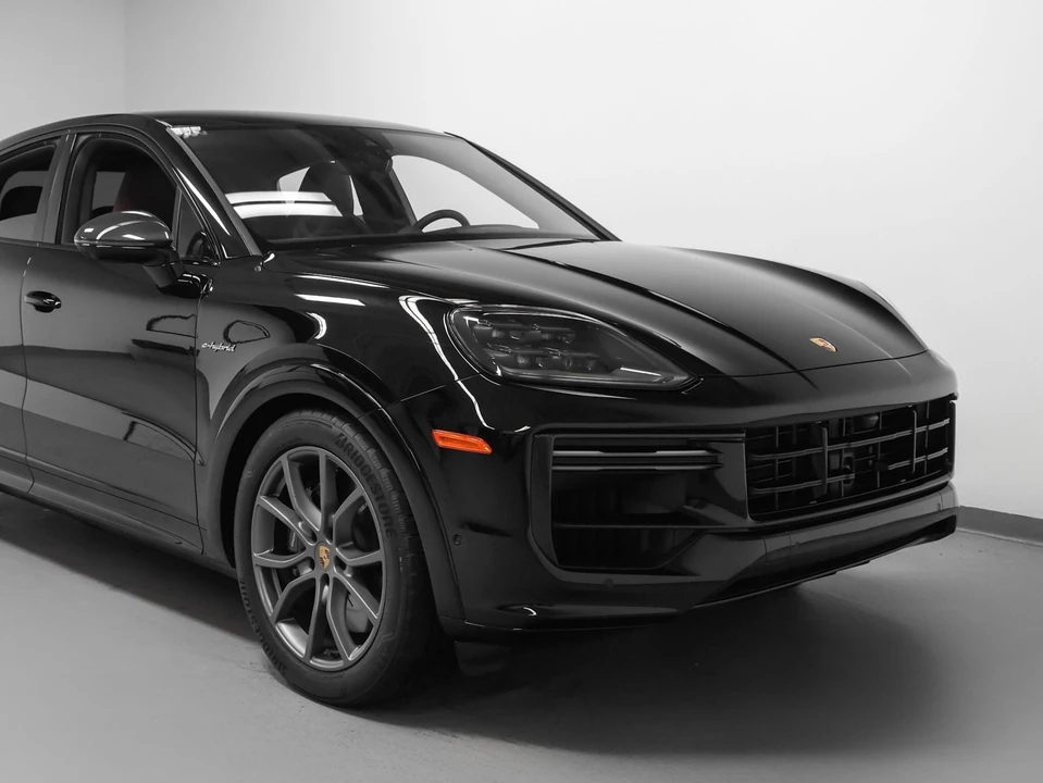 2024 Porsche 9Y0/9Y3 Cayenne Coupe - Image 9 of 31