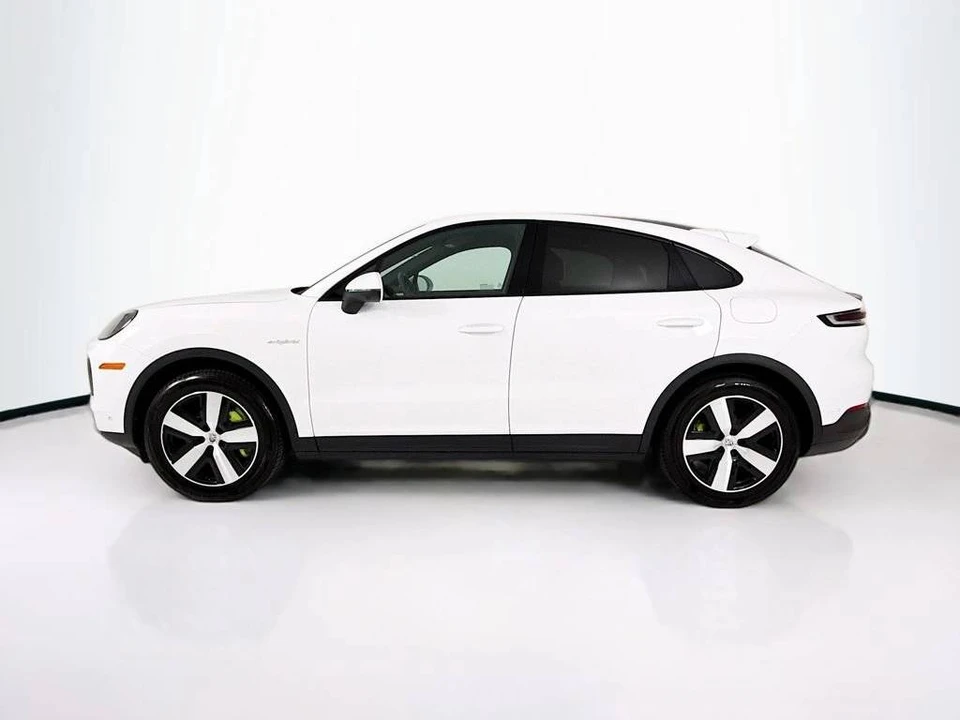 2024 Porsche Cayenne - Image 2 of 5
