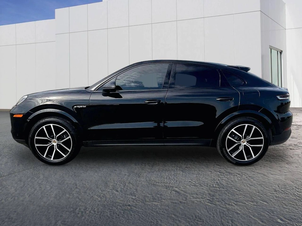 2024 Porsche 9Y0/9Y3 Cayenne - Image 2 of 4