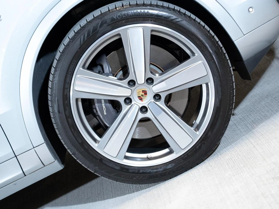 2024 Porsche 9Y0/9Y3 Cayenne Coupe - Image 12 of 30