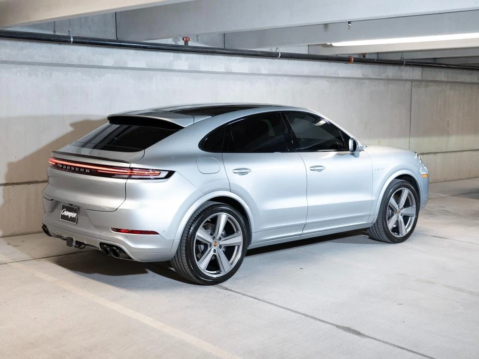 2024 Porsche 9Y0/9Y3 Cayenne Coupe - Image 10 of 30