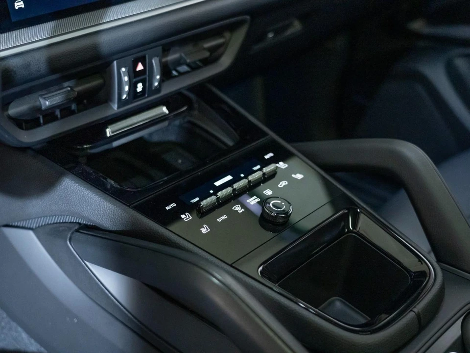 2024 Porsche 9Y0/9Y3 Cayenne Coupe - Image 23 of 30