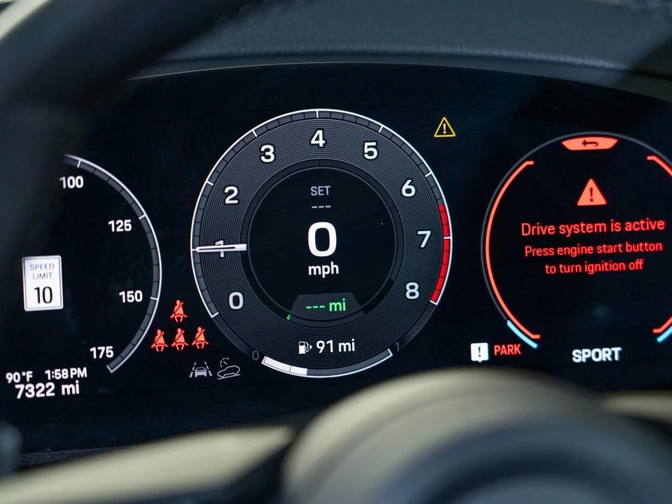 2024 Porsche 9Y0/9Y3 Cayenne Coupe - Image 20 of 30