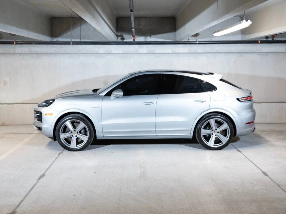 2024 Porsche Cayenne - Image 2 of 5