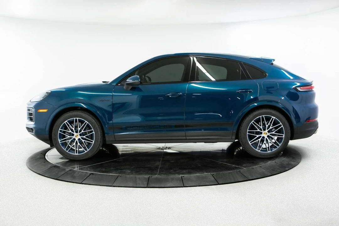 2024 Porsche 9Y0/9Y3 Cayenne - Image 2 of 5