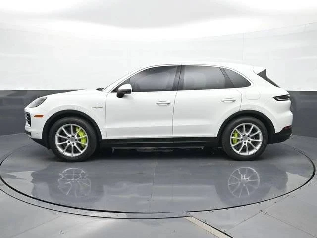 2024 Porsche 9Y0/9Y3 Cayenne - Image 2 of 5