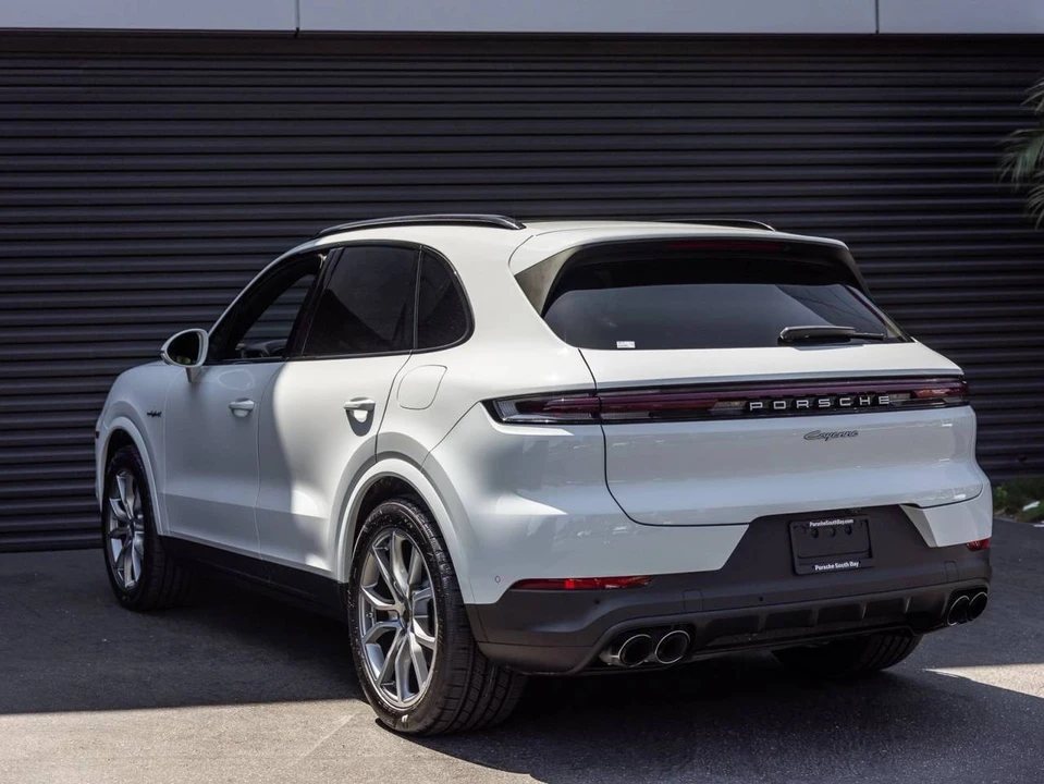 2024 Porsche 9Y0/9Y3 Cayenne - Image 3 of 5