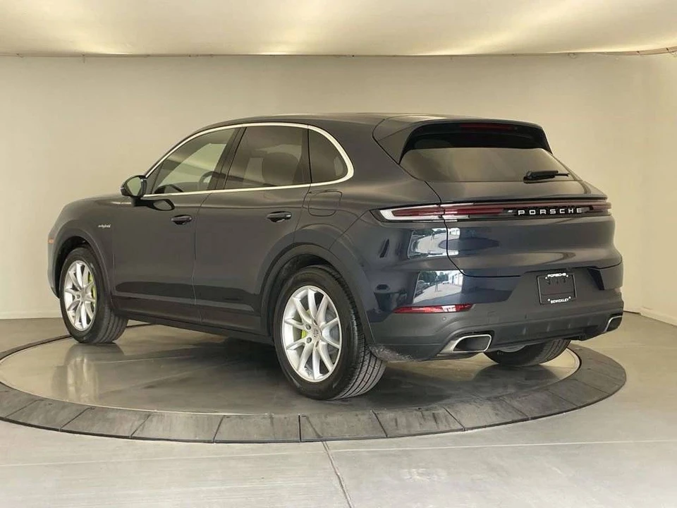 2024 Porsche 9Y0/9Y3 Cayenne - Image 3 of 5