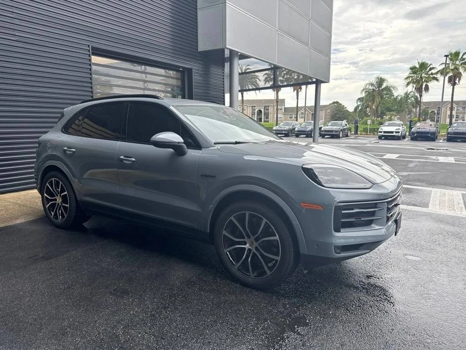2024 Porsche 9Y0/9Y3 Cayenne - Image 4 of 5
