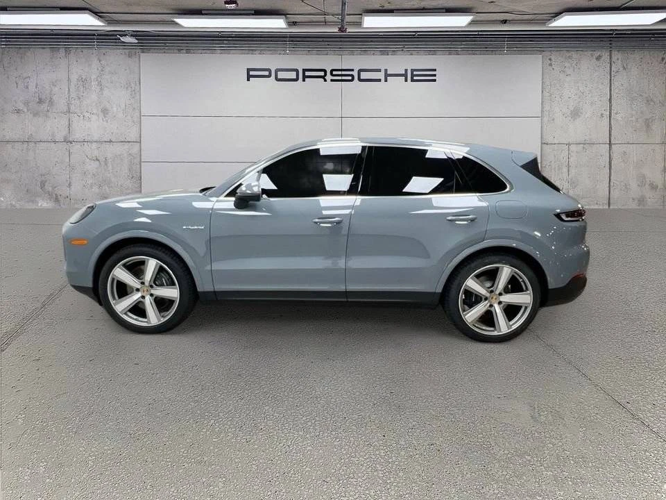 2024 Porsche 9Y0/9Y3 Cayenne - Image 2 of 5