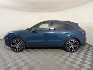 2024 Porsche 9Y0/9Y3 Cayenne - Image 2 of 4