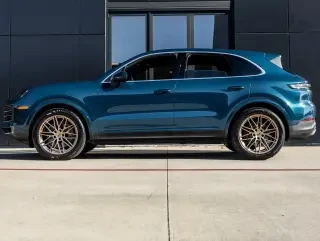2024 Porsche 9Y0/9Y3 Cayenne - Image 2 of 4