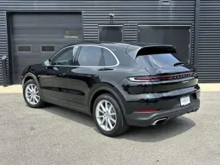 2024 Porsche 9Y0/9Y3 Cayenne - Image 3 of 4