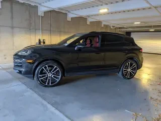 2024 Porsche 9Y0/9Y3 Cayenne - Image 2 of 4