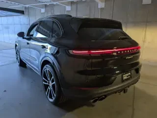 2024 Porsche 9Y0/9Y3 Cayenne - Image 3 of 4