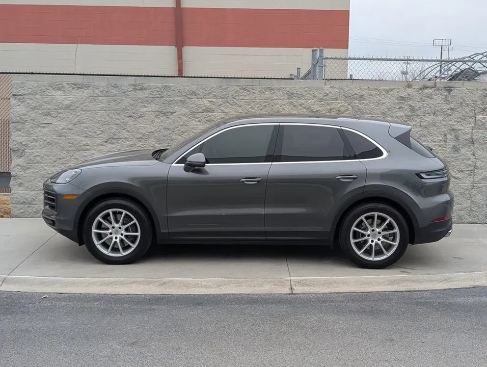 2024 Porsche 9Y0/9Y3 Cayenne - Image 2 of 9