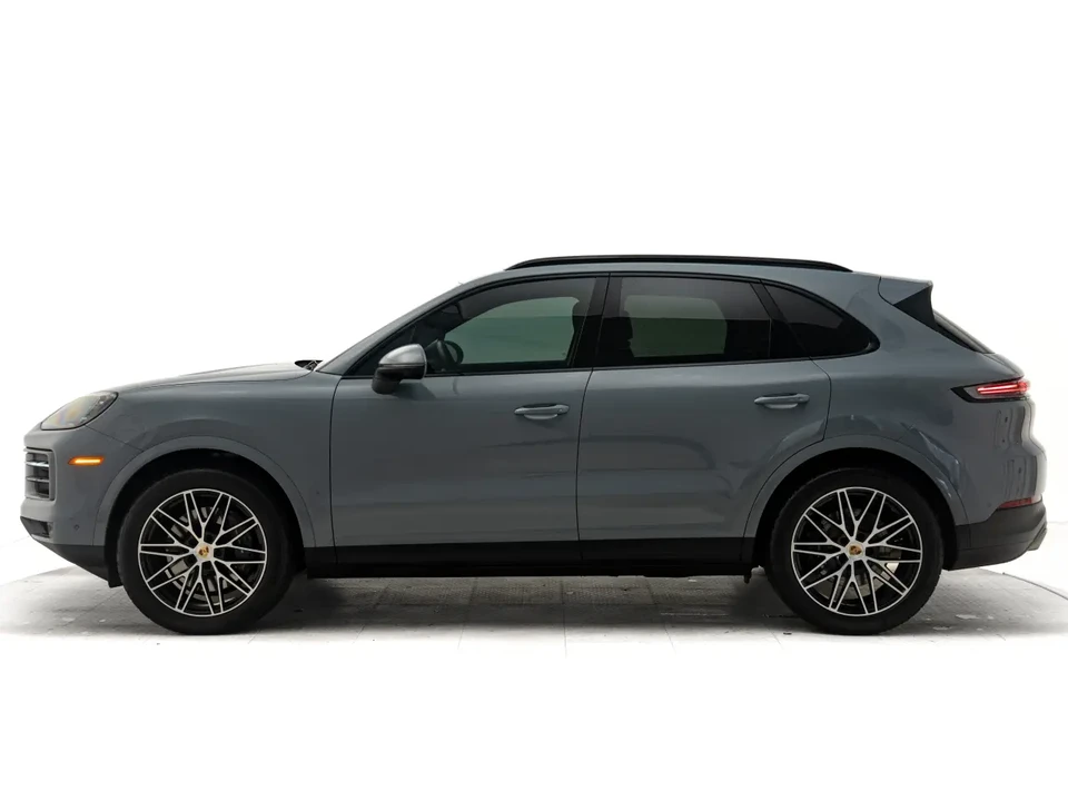 2024 Porsche 9Y0/9Y3 Cayenne - Image 2 of 12