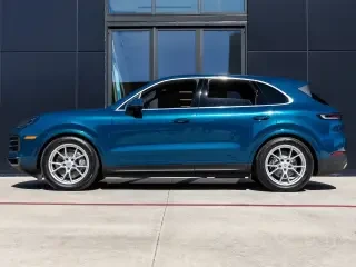 2024 Porsche 9Y0/9Y3 Cayenne - Image 2 of 4