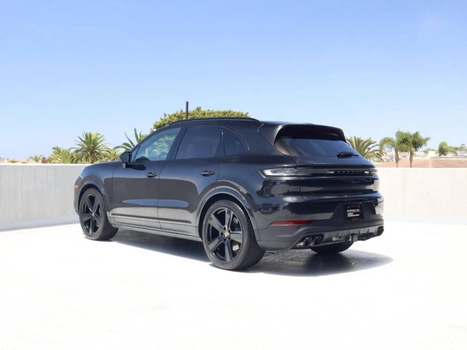 2024 Porsche 9Y0/9Y3 Cayenne - Image 3 of 5