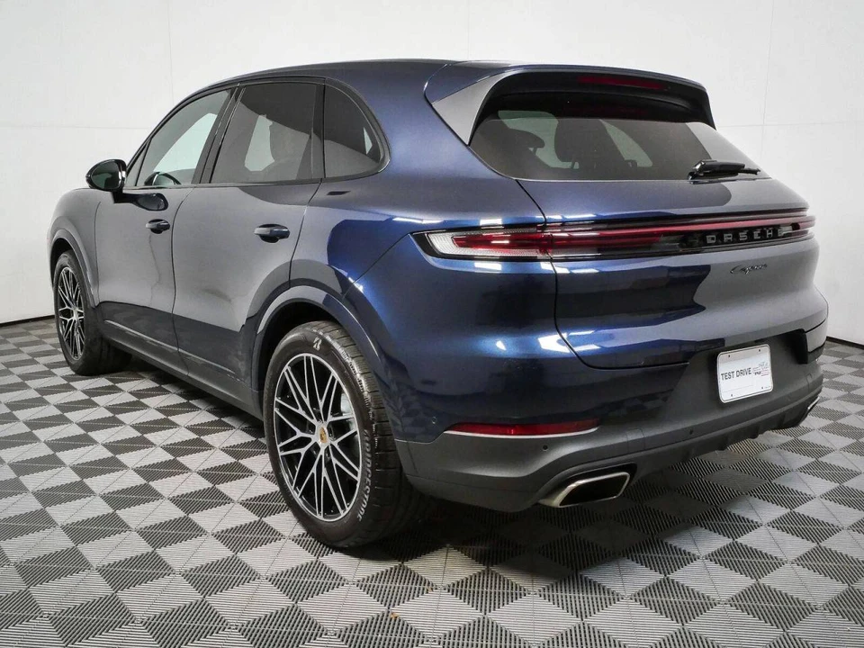 2024 Porsche 9Y0/9Y3 Cayenne - Image 3 of 5