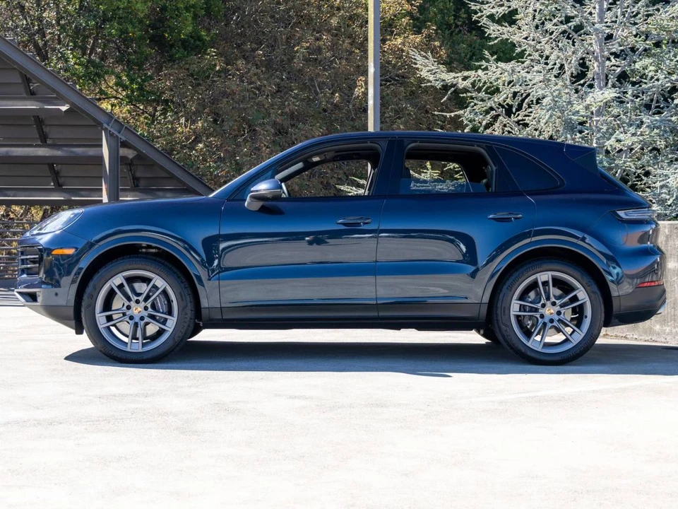 2024 Porsche 9Y0/9Y3 Cayenne - Image 2 of 5