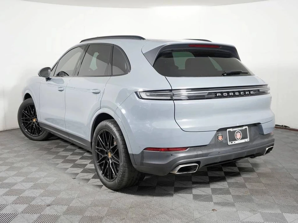 2024 Porsche 9Y0/9Y3 Cayenne - Image 3 of 5