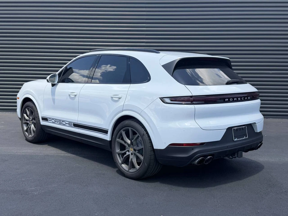 2024 Porsche 9Y0/9Y3 Cayenne - Image 3 of 5