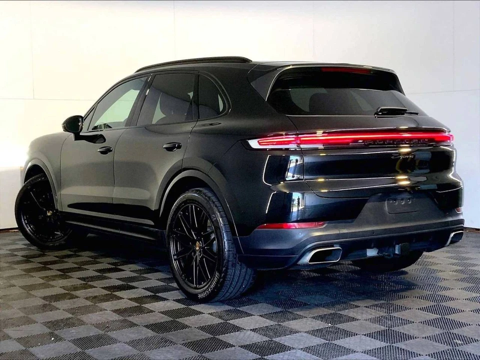 2024 Porsche 9Y0/9Y3 Cayenne - Image 3 of 5