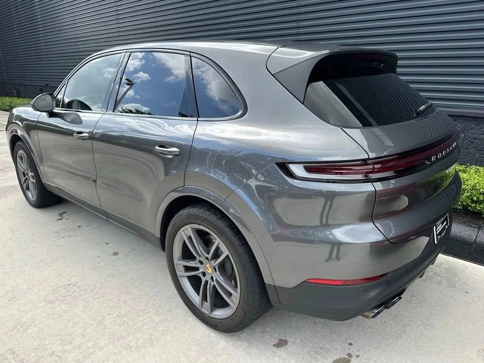 2024 Porsche 9Y0/9Y3 Cayenne - Image 3 of 5
