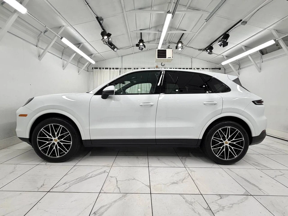 2024 Porsche 9Y0/9Y3 Cayenne - Image 2 of 5