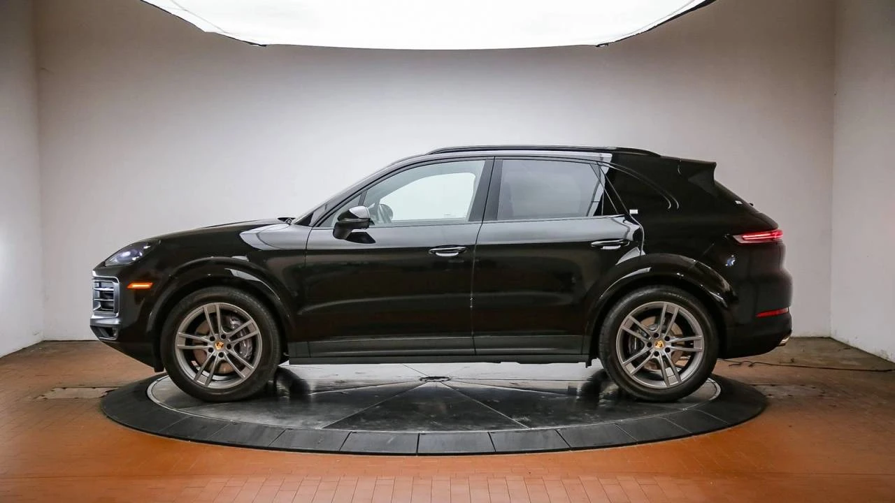 2024 Porsche 9Y0/9Y3 Cayenne - Image 2 of 5