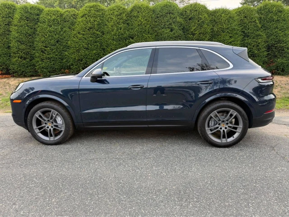 2024 Porsche 9Y0/9Y3 Cayenne - Image 2 of 5