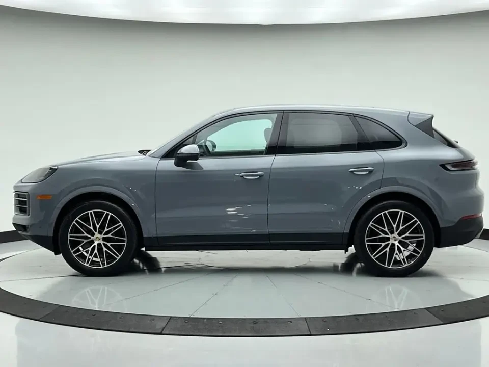 2024 Porsche 9Y0/9Y3 Cayenne - Image 15 of 31