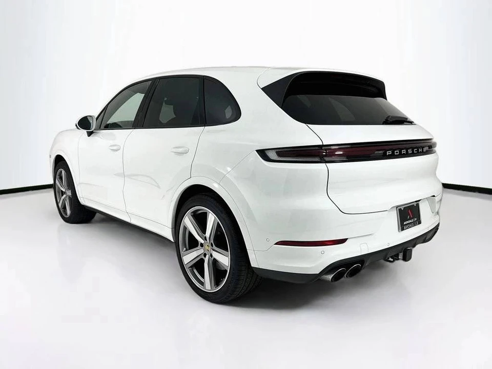 2024 Porsche 9Y0/9Y3 Cayenne - Image 3 of 5