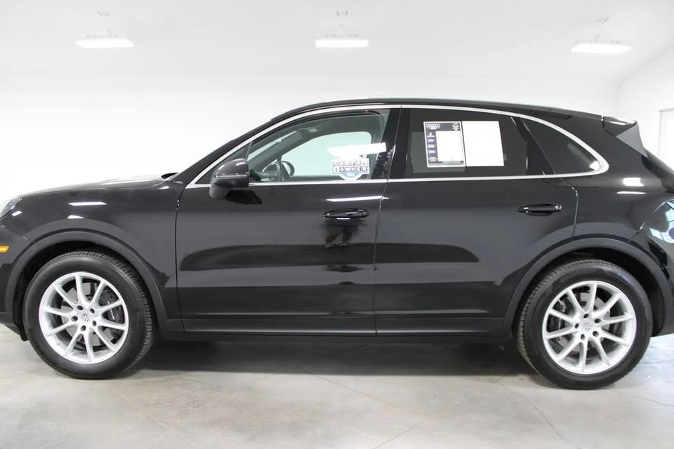 2024 Porsche 9Y0/9Y3 Cayenne - Image 2 of 15