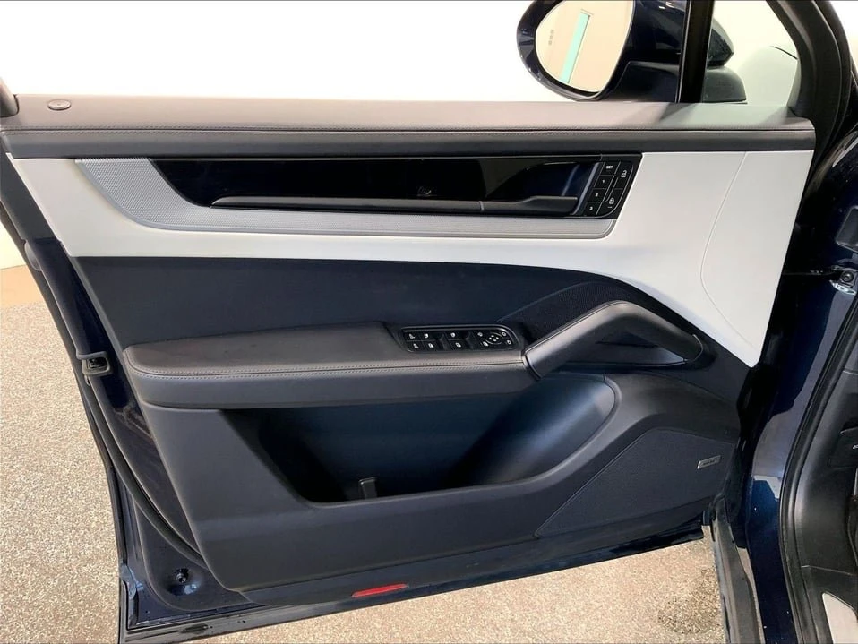2024 Porsche 9Y0/9Y3 Cayenne - Image 8 of 20