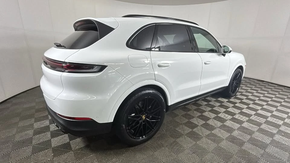 2024 Porsche 9Y0/9Y3 Cayenne - Image 2 of 20
