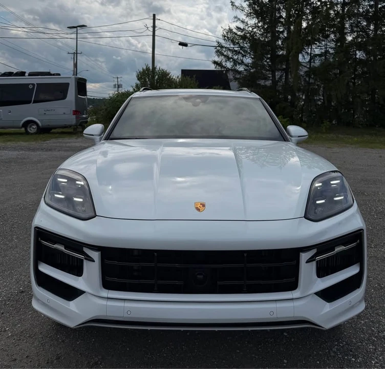 2024 Porsche 9Y0/9Y3 Cayenne - Image 2 of 16
