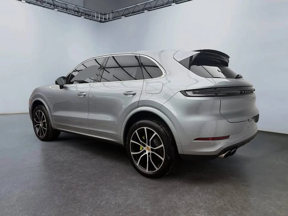 2024 Porsche 9Y0/9Y3 Cayenne - Image 3 of 4